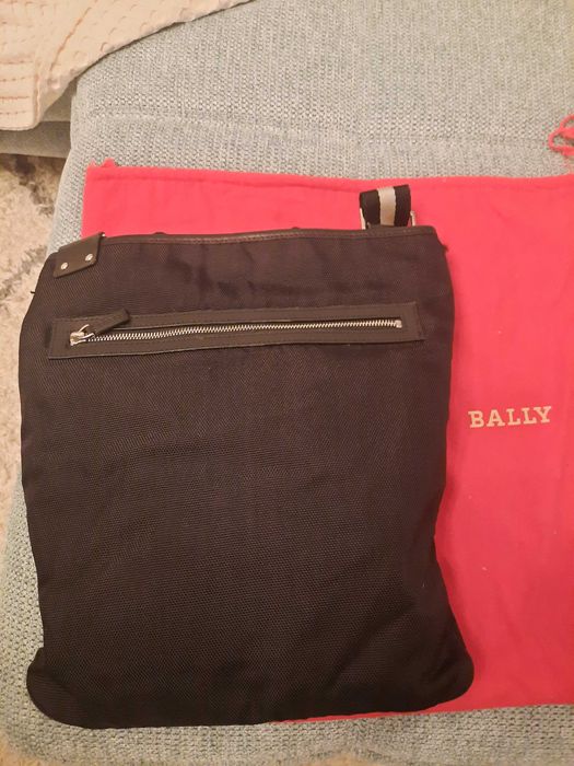 Pantofi + geanta de umăr Bally