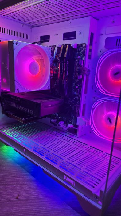 Геймърски компютър RTXGefoce 5060 +монитор AOC 27инча 200hz