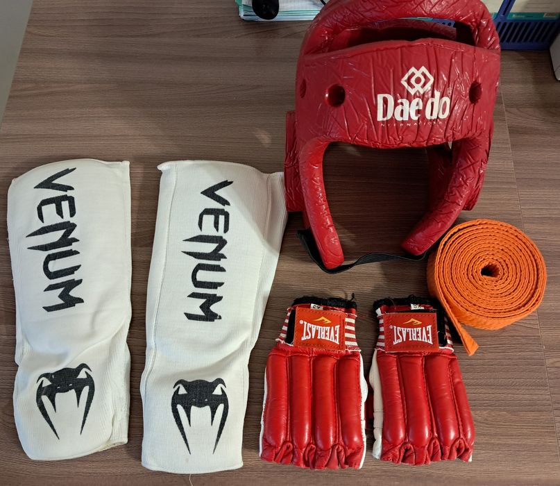 Кимоно с экипировкой для каратэ, 7-9 лет