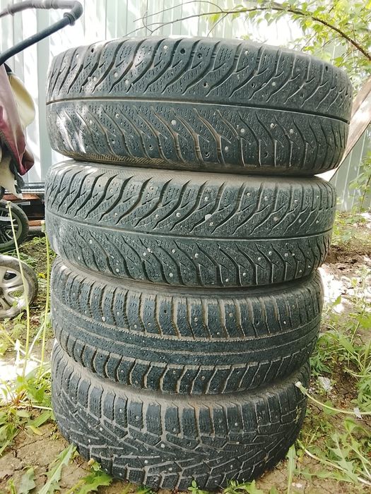 Продам покрышки зимние