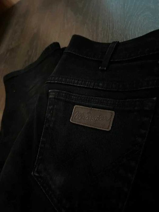 Wrangler Black Stretch Straight Fit Jeans
