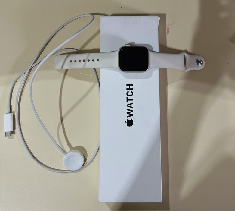 Apple watch se 40mm продам