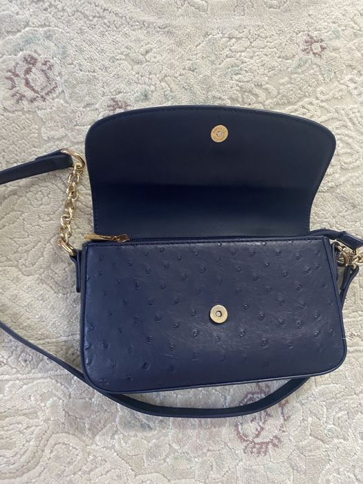 Продам сумочку davidjones