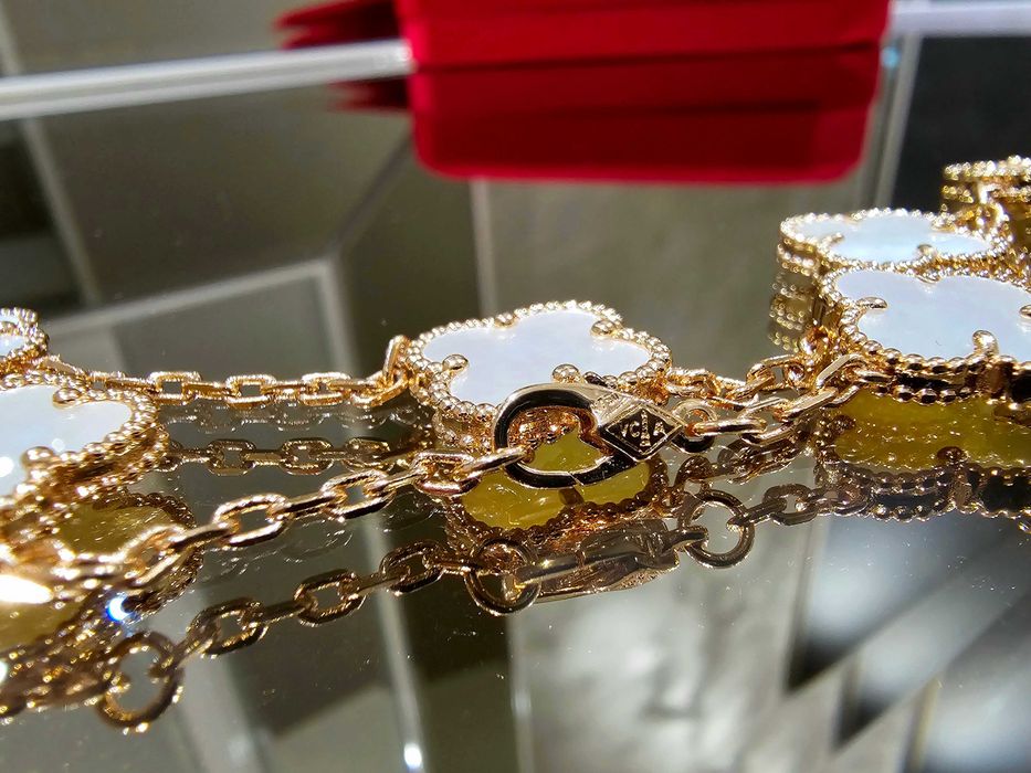 Van Cleef & Arpels VCA Rose 10 Mother of Pearl Alhambra Дамско Колие