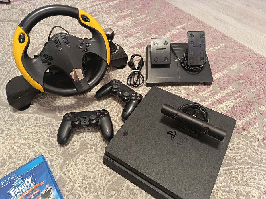 Ps 4 slim, 2 controllere, camera video, volan si 5 jocuri
