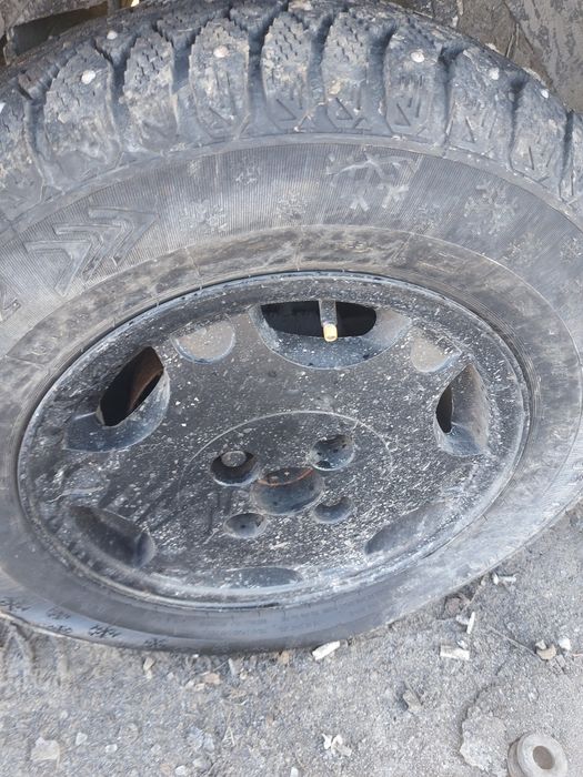Продам два колеса на 13