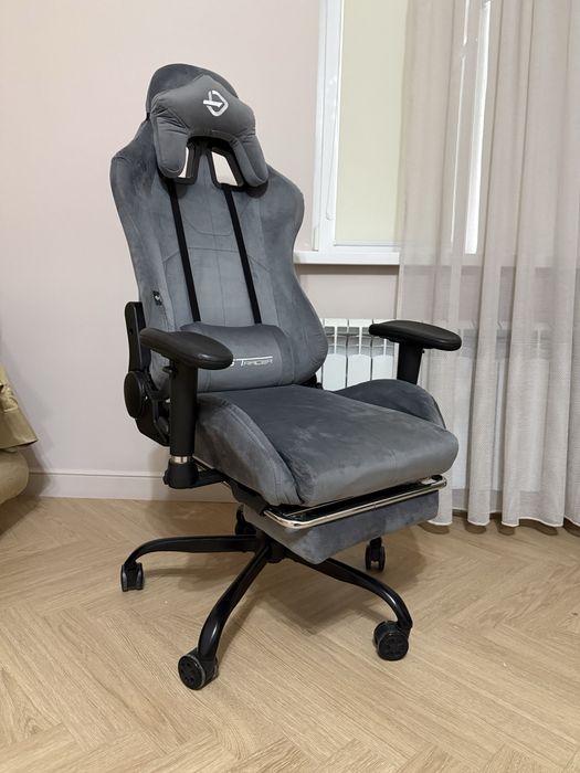Игровое кресло GT Racer