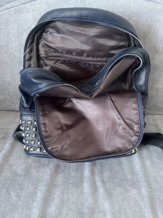 Синий, кожаный рюкзак