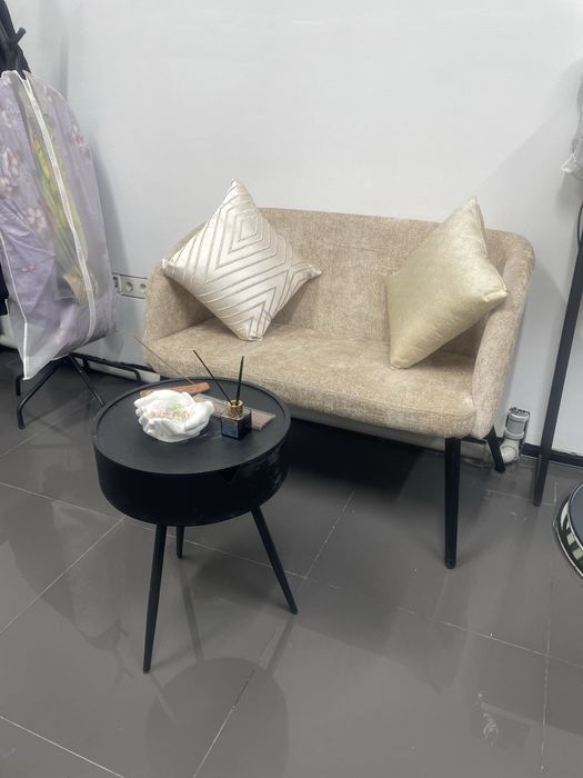 Продам диван и журнальный столик