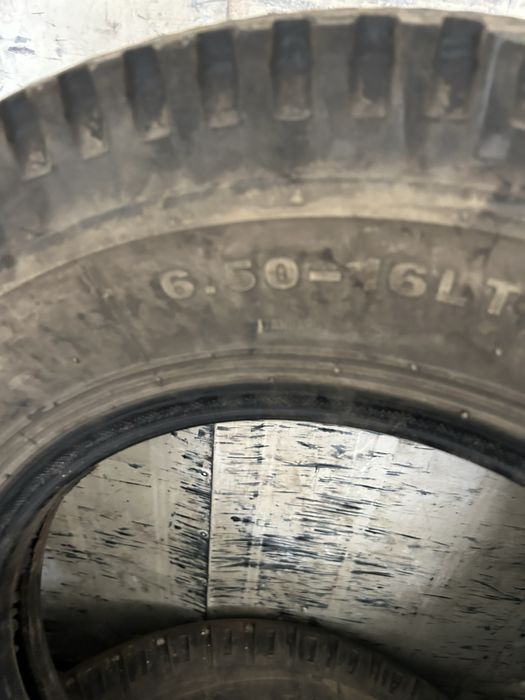 Продается резина китайская на форланд.