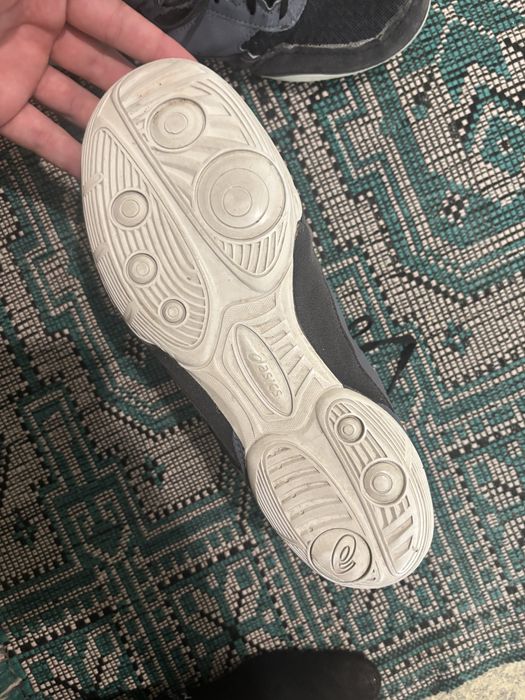 Боркецове asics.