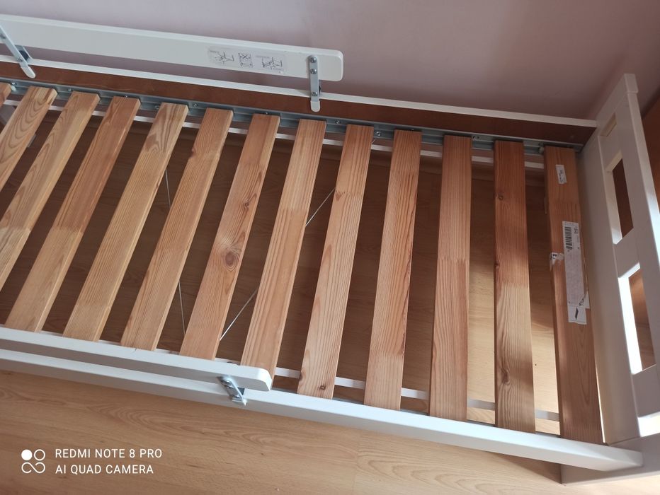 Детско легло с матрак ,гардероб,бюро и етажерка-Намалено