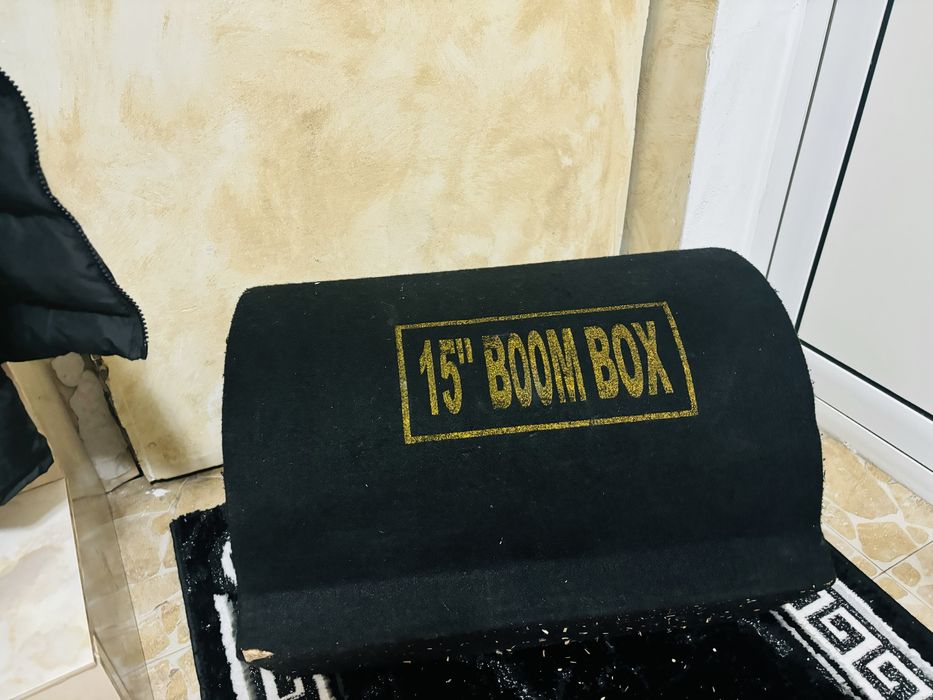 Бас каса и осилвател