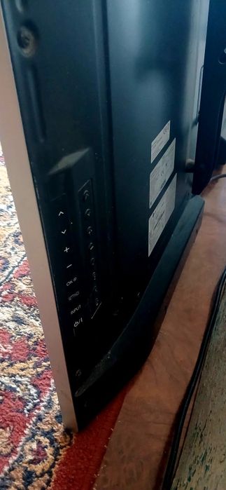 LG Телевизор с кранштейном lg