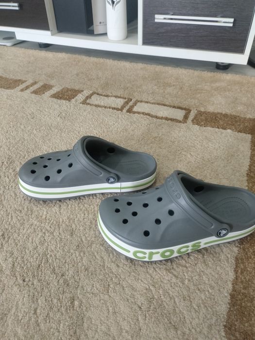 Продам crocs Новые
