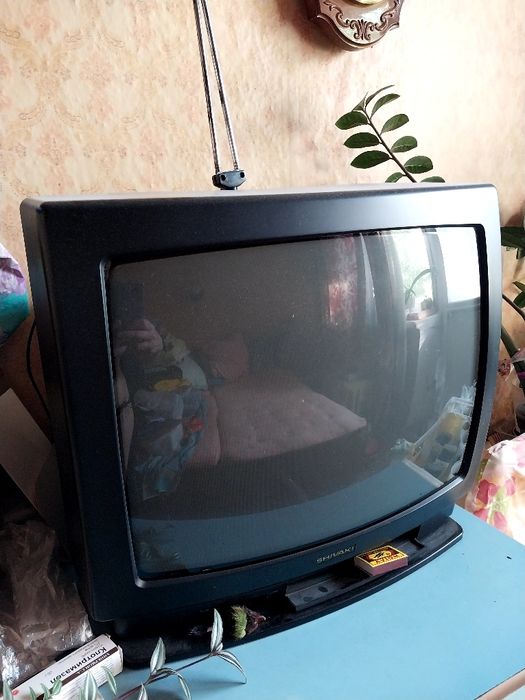 Телевизор  "шиваки" и др