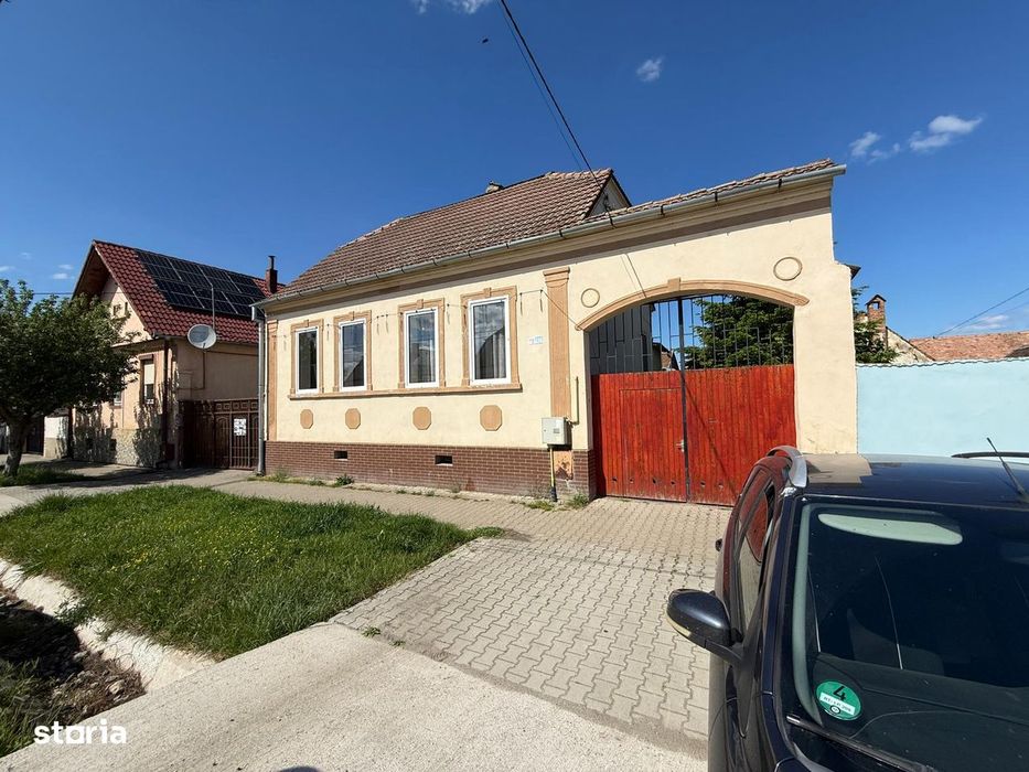 Casă + curte în centrul localității Şura Mică- direct de la proprietar