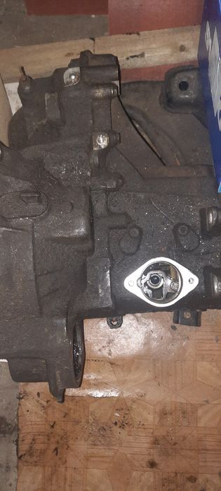 Продам коробку на пассат