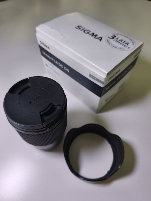 Обектив Sigma 16mm f/1.4 DC DN Contemporary за Micro 4/3 (MFT) – Перфектно състояние