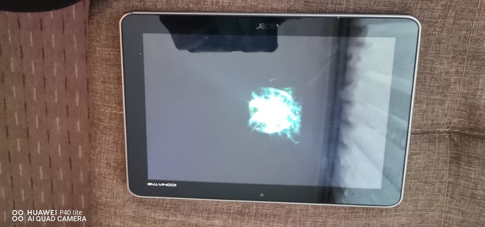 Продавам таблет Acer iconia tab a211