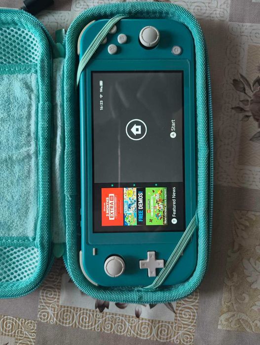Nintendo Switch LITE + 128 gb Micro SD карта и 6 игри