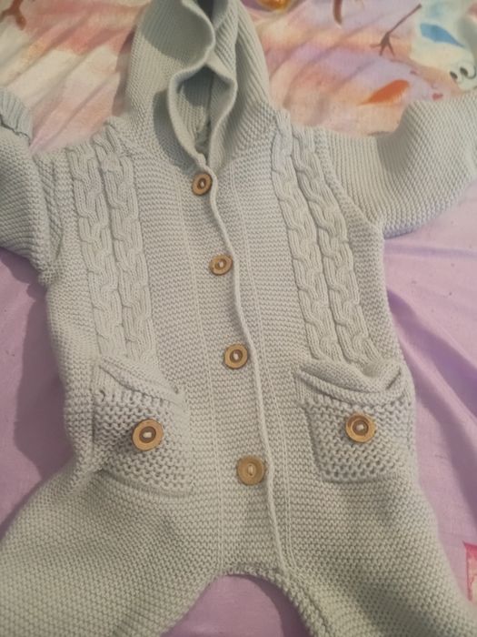 Продам вязаный костюмчик