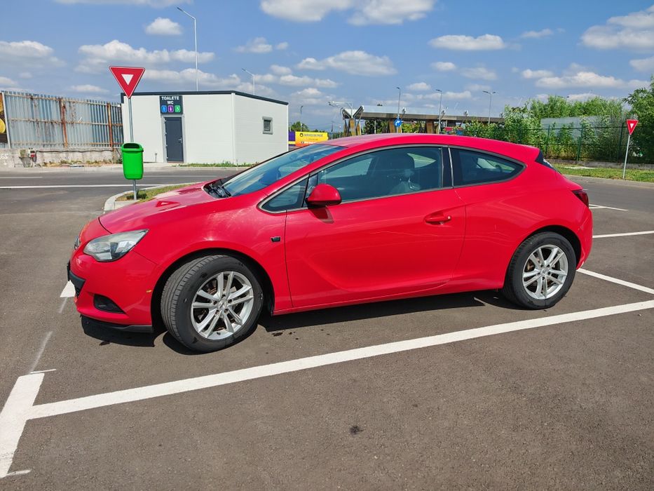 Opel Astra GTC 2012 | 1.4 Benzină 101 CP