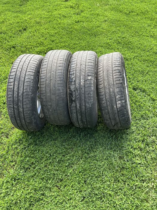 Продам комплект шин Michelin R16 с дисками