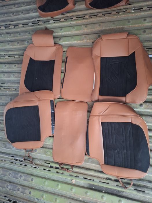 Продам чехлы на машину