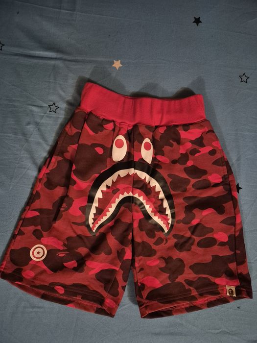 Pantaloni scurți Bape roșii