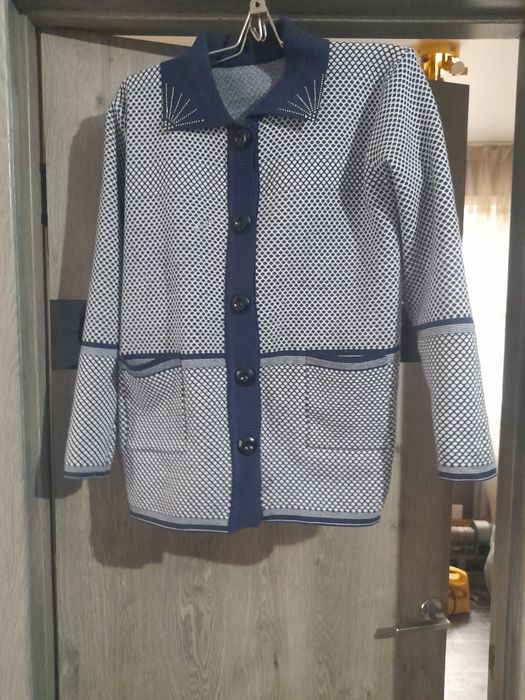 Продам вещи 50-52