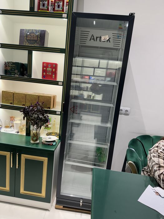 Холодильник новый продам