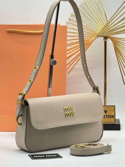 Geanta Miu Miu noua !!! Dimensiuni 28/15 !!!