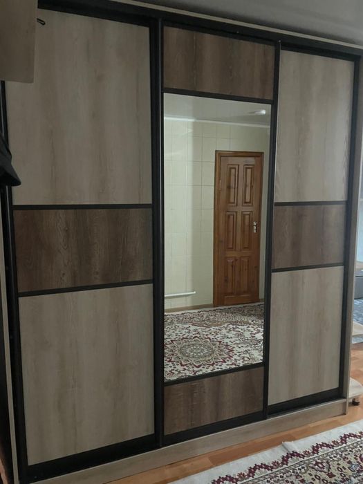 Прихожка, шкаф и вешалка