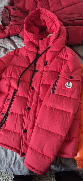 Vand diferite modele de geci si veste