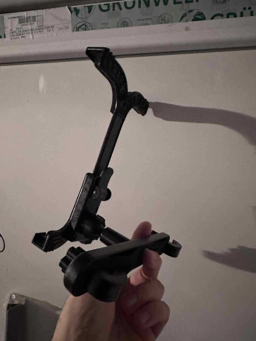 Suport tableta pentru scaunele din spate (pentru autoturism)