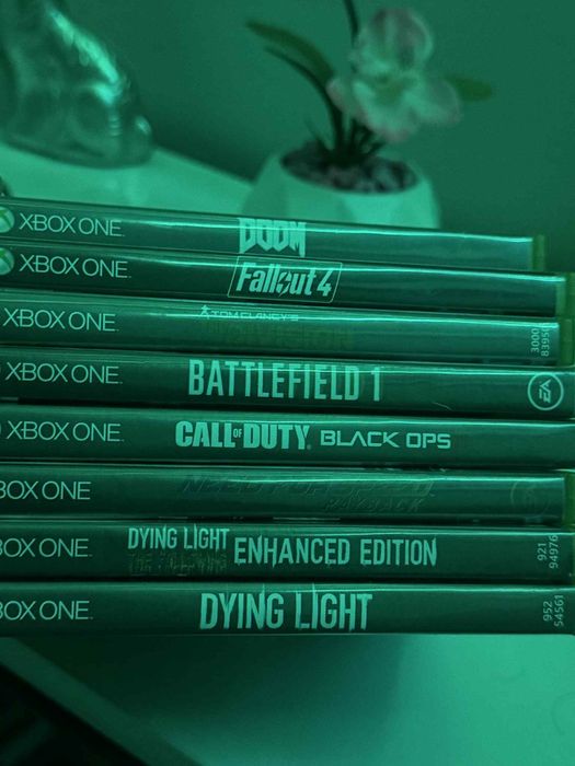 Продавам XBOX One S 1TB