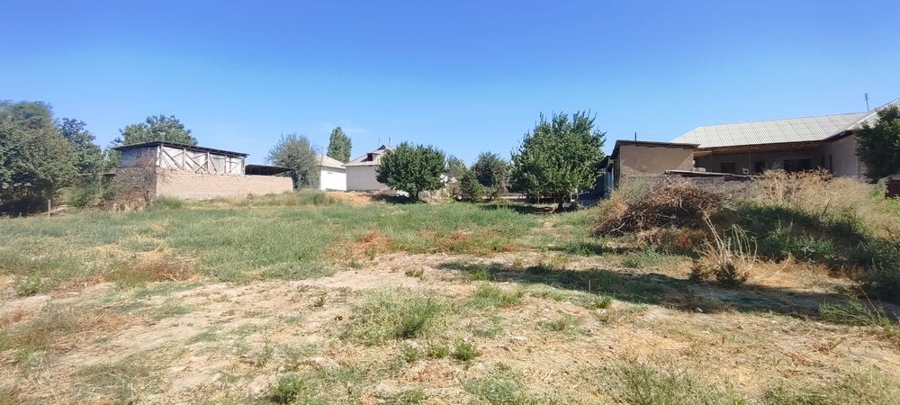 Uy sotiladi qora qoylida