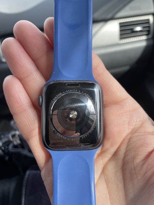 Watch series 4 часы