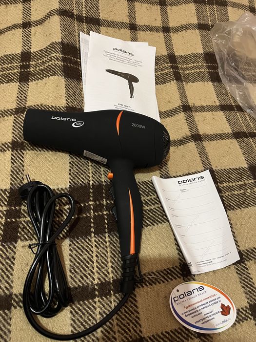 Polaris PHD 2038Ti фен черный