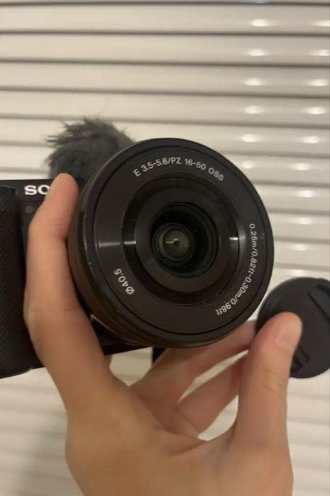 Sony ZV-E10 Видеокамера