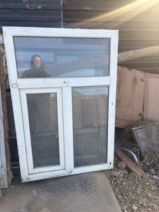 Б/у пластик окно