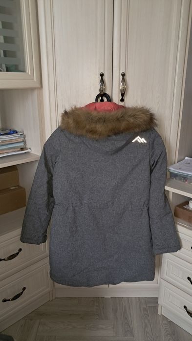 Продам куртку женскую