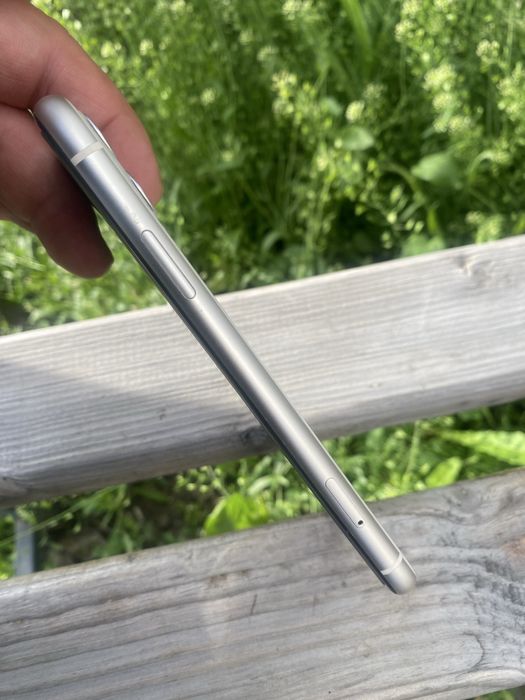 Продам Iphone 11