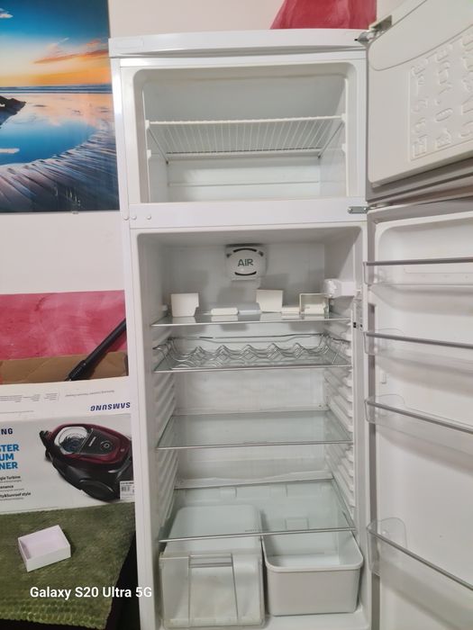 Хладилник ARISTON-HOTPOINT-300лв