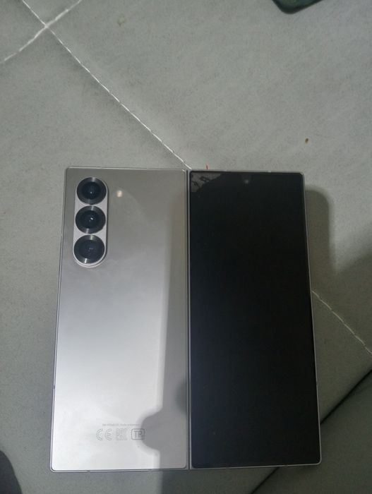 Продам телефон Самсунг fold6