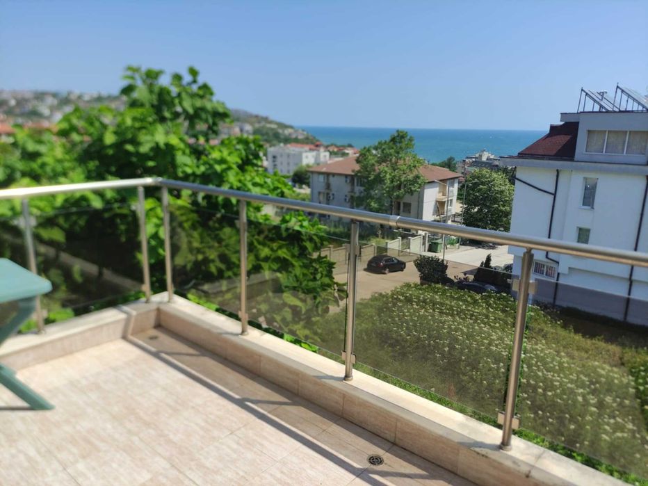 Продава се Тристаен апартамент в Бяла - 101 кв.м за 941 €/кв.м - Снимка #1