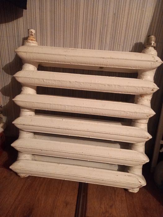 Продам чугунные батареи