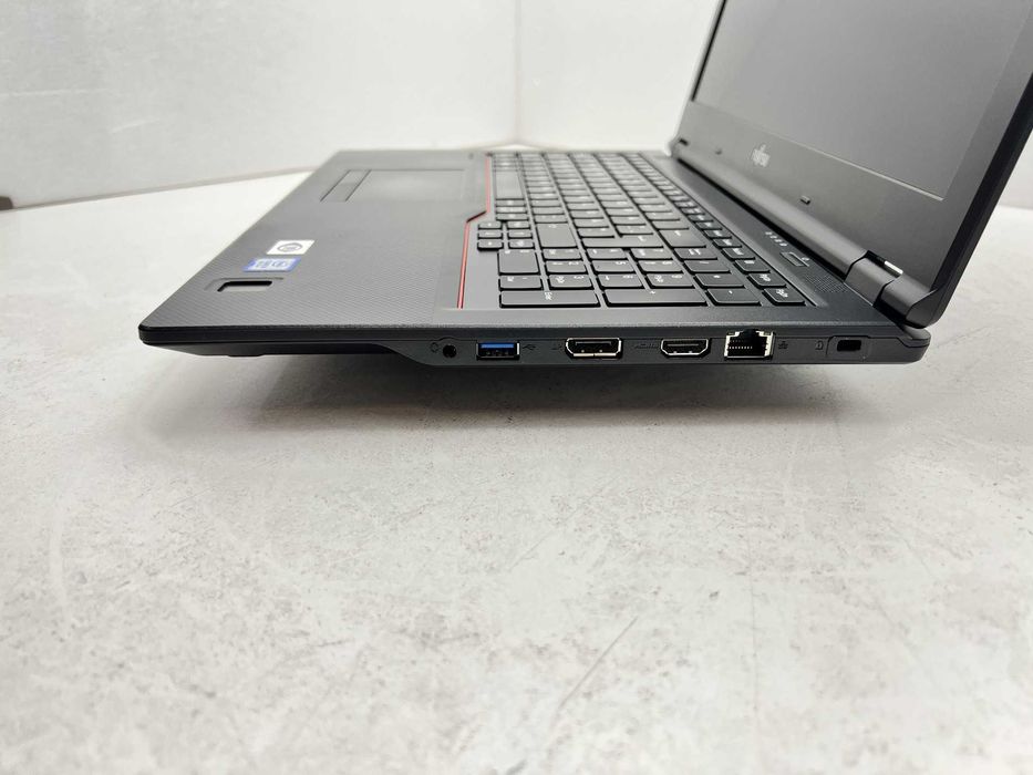 Реновиран лаптоп Fujitsu LIFEBOOK E559 i3-8145U 8GB DDR4 260GB
