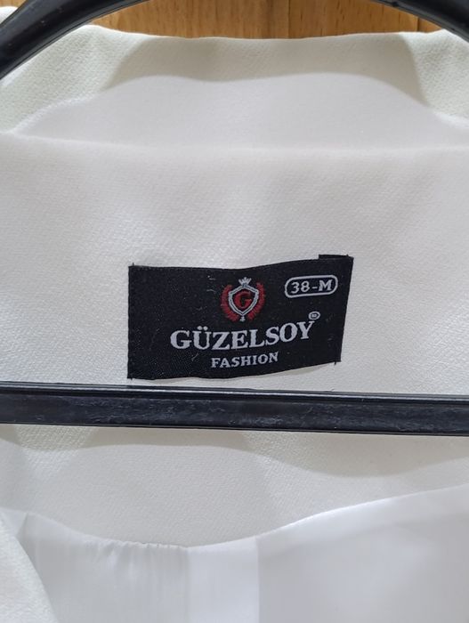 Белый женский пиджак